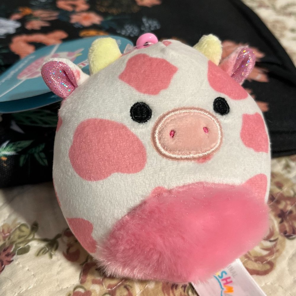 Evangelica the pink cow squishmallows clip NWT